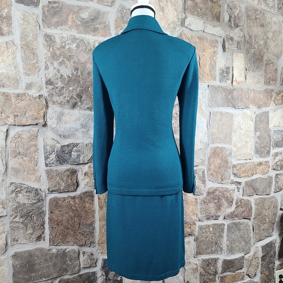 SOLD St John 6 8 Santana Knit Skirt Suit - Picture 9 of 11